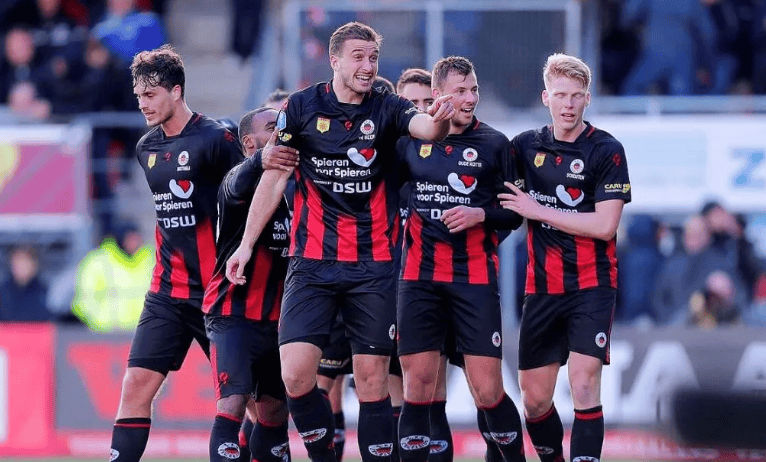 包含巴黎圣日耳曼迎葡超关键赛，国际比赛日临场应变，质疑声仍在，团队化学反应显著的词条