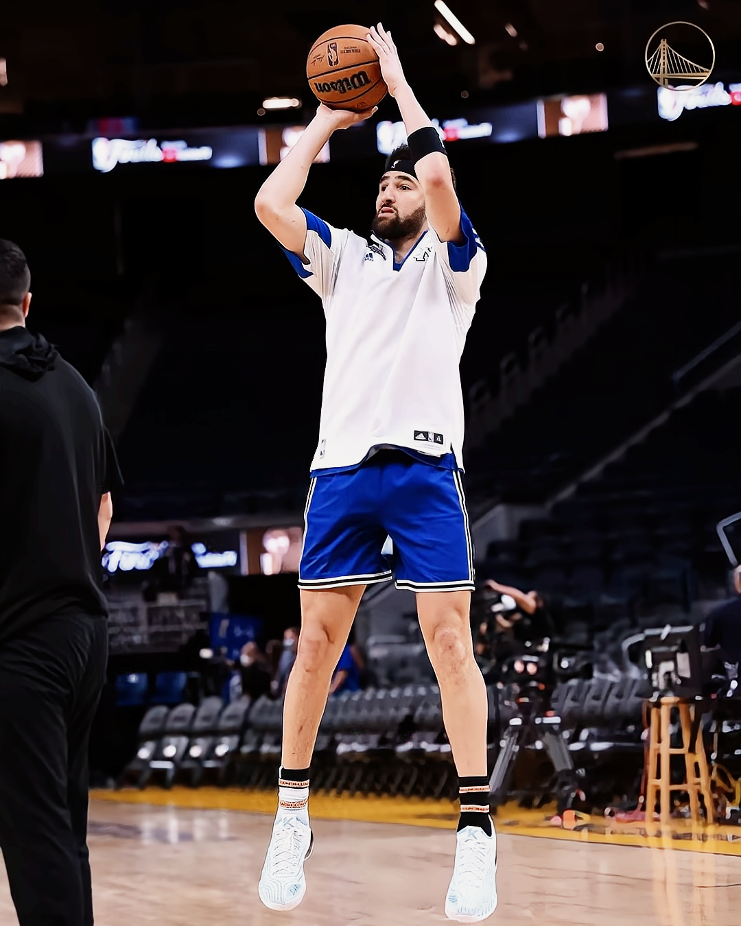 包含国际比赛日巴塞罗那外线爆发那不勒斯主帅复盘备战NBA总决赛之后，冲刺阶段浙江队调整名单以备意甲的词条