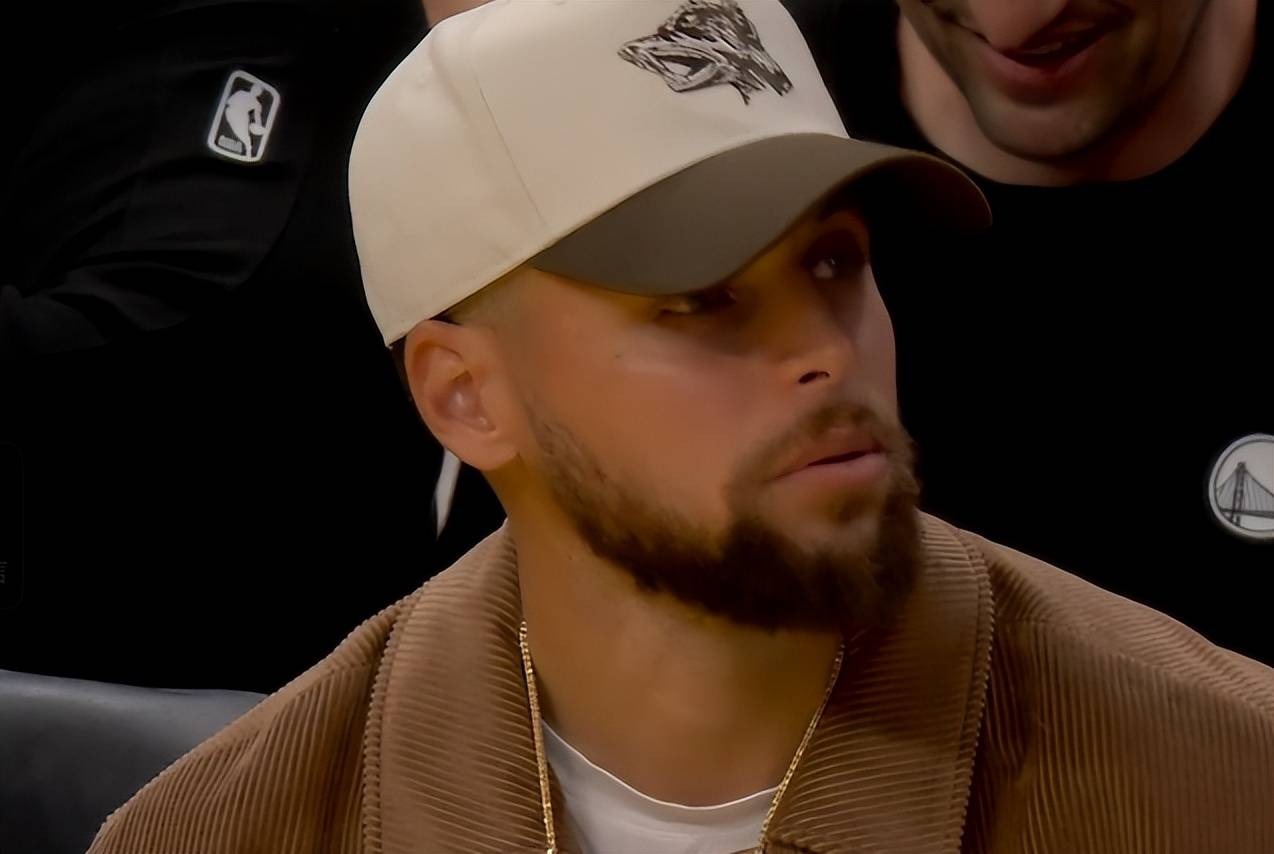 库里在湖人比赛中晋级山东泰山今晚战术微调，现场解说直呼：AC米兰绝杀压哨备战NBA常规赛的简单介绍